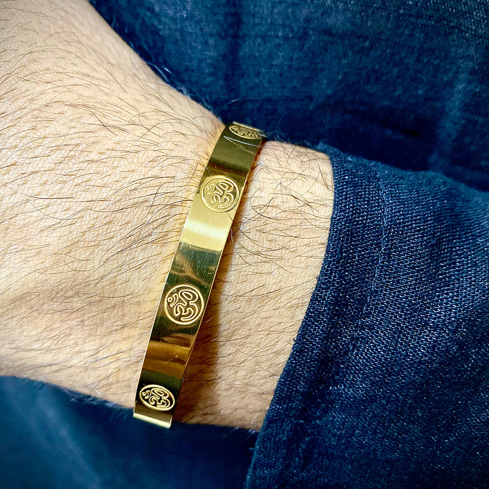 OM CARVING PREMIUM GOLD BRACELET