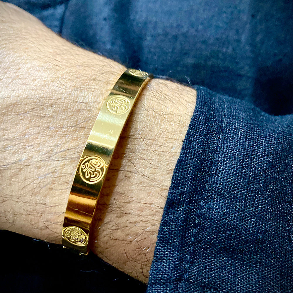 OM CARVING PREMIUM GOLD BRACELET